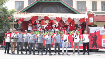 Penampilan Kecamatan Jebres di Pawai Pembagunan Kota Surakarta Tahun 2025 dengan Mengusung Tema Posyandu Plus 6 SPM